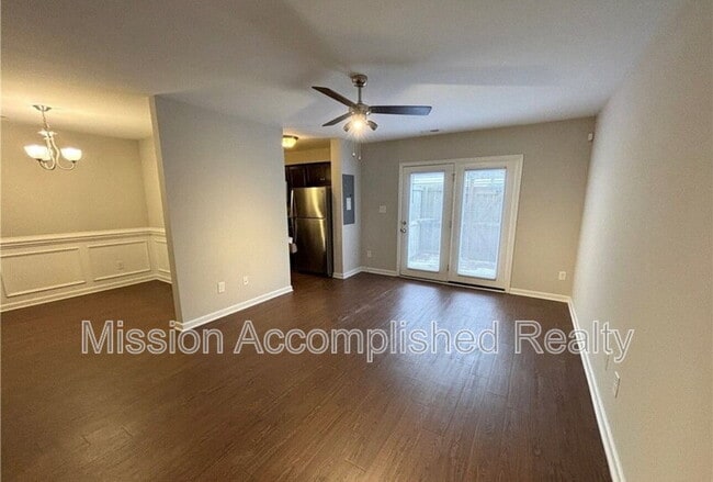 Building Photo - 2644 Middle Br Bnd