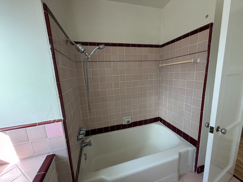 Building Photo - 128 W Rosslynn Ave