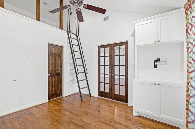 Building Photo - 1526 Adkins Rd