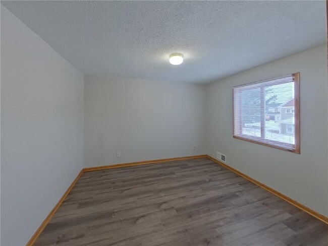 Building Photo - 2144 Sherwood Ave