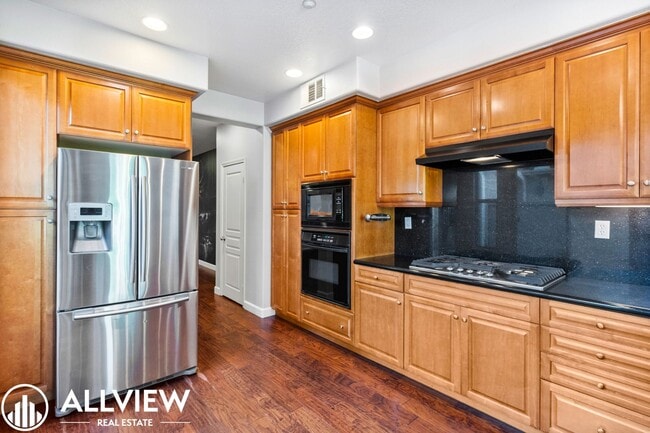 Building Photo - Stunning 3 Bedroom, 2.5 Bath in Sought-After Woodbury Community