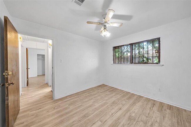Building Photo - 8447 Sterlingshire St