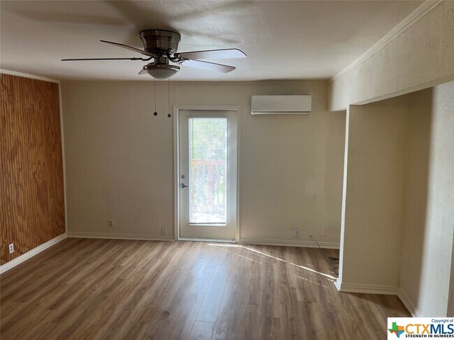 Building Photo - 230 Six Pines Rd