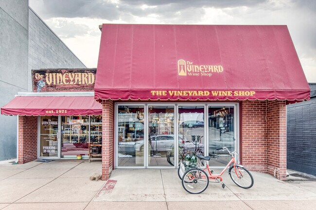 Building Photo - 350 S Jackson St