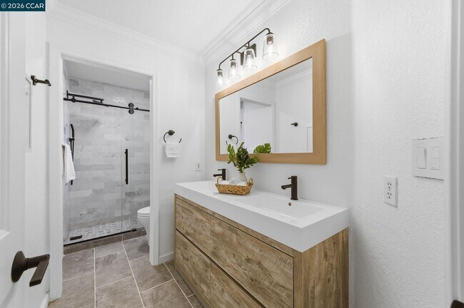 Building Photo - 601 Ambience Way