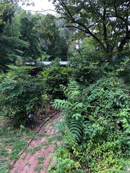 Walkway - 105 W 3rd St