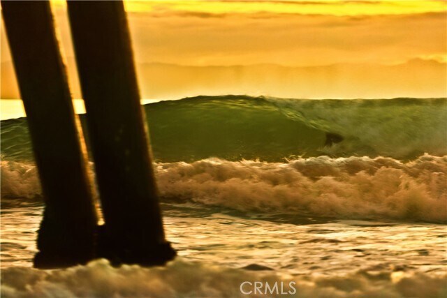 Building Photo - 914 Delaware St