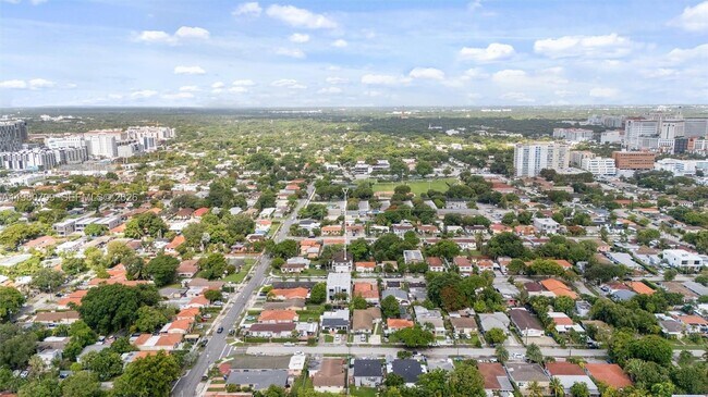 Building Photo - 2786 SW 34th Ave