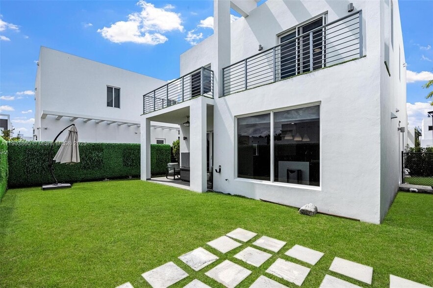 Building Photo - 10330 NW 68th St