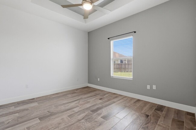 Building Photo - 16584 Barnes Ct