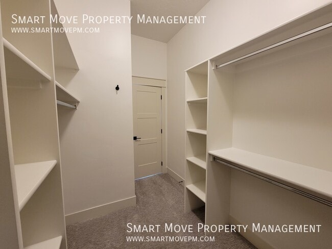 Building Photo - 2463 N Ashgrove Ln