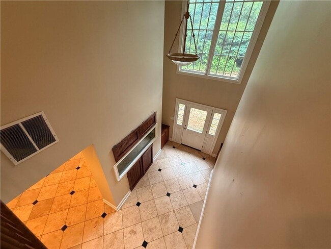 Building Photo - 1505 Hillcrest Dr