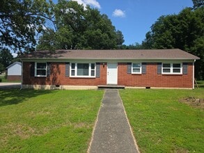 Building Photo - 4-Bedroom Home Walking Distance to Tennessee Tech
