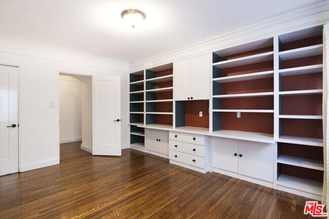 Building Photo - 6329 W 6th St