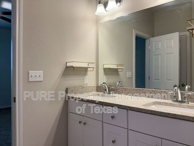 Building Photo - 11708 Coyote Call Way