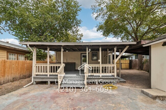 Building Photo - 622 Denver Blvd