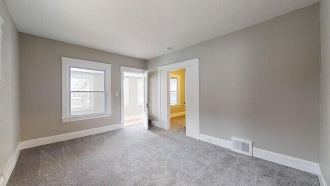 Building Photo - 3465 W 56th St
