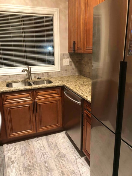 Building Photo - 419 Berkshire Dr