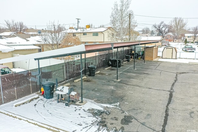 Building Photo - 958 E 500 N