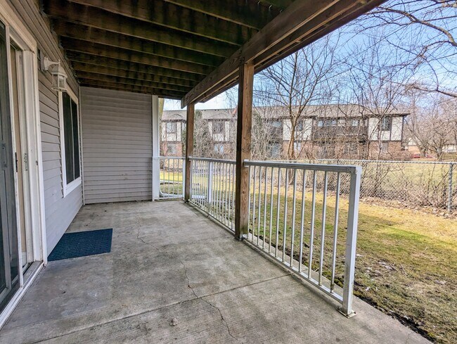 Building Photo - 2252 N Baldwin Way