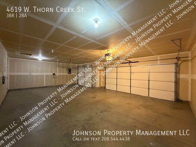 Building Photo - 4619 W Thorn Creek St