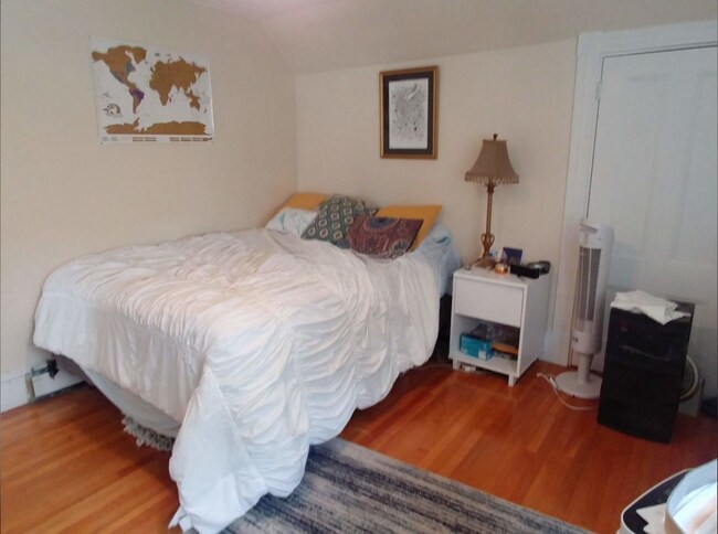 Building Photo - 1539 Cambridge St