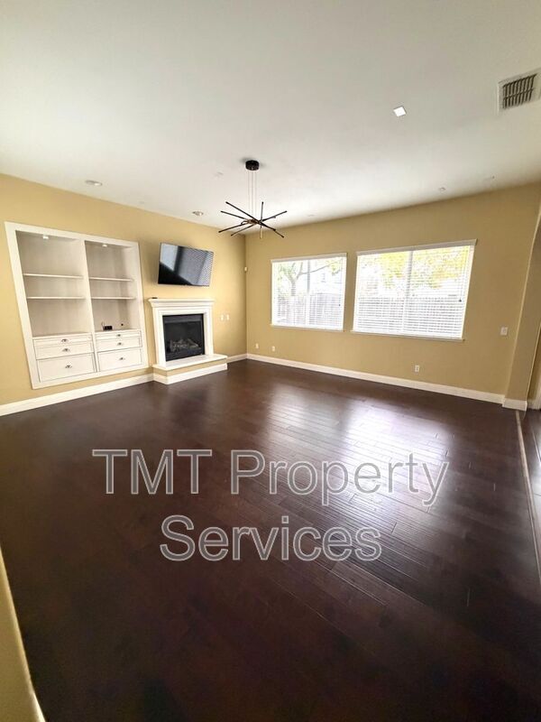 Building Photo - 6912 Riqueza Ct