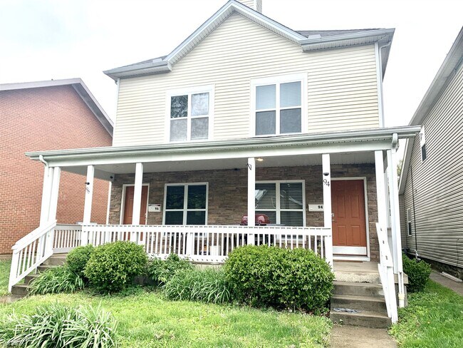 Primary Photo - Room for Rent, 3 bath Duplex - 96 McMillen...
