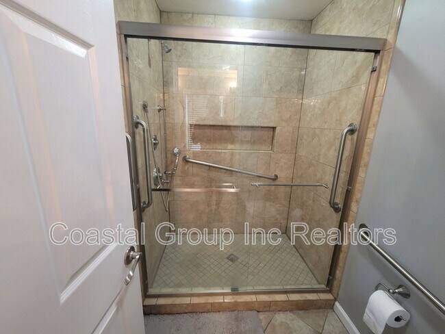Building Photo - 1012 Meadowview Pl