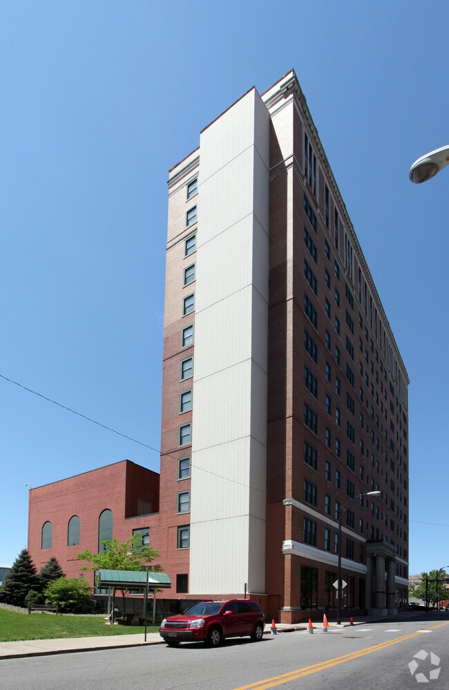 Building Photo - 131 W Boardman St