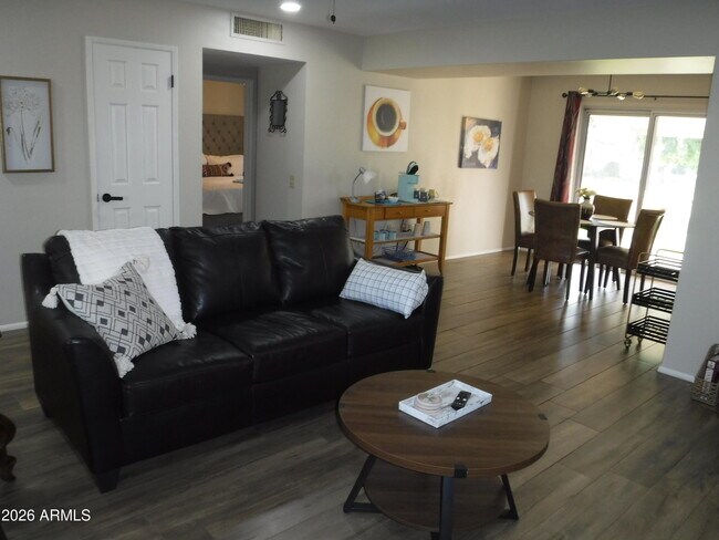 Building Photo - 11029 W Caron Dr