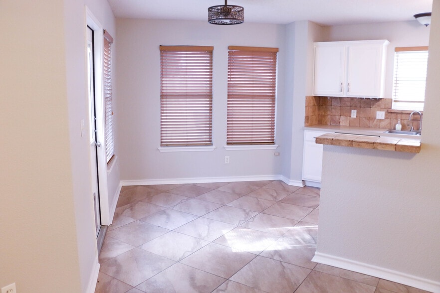 Dining/Kitchen - 1013 Cupertino St