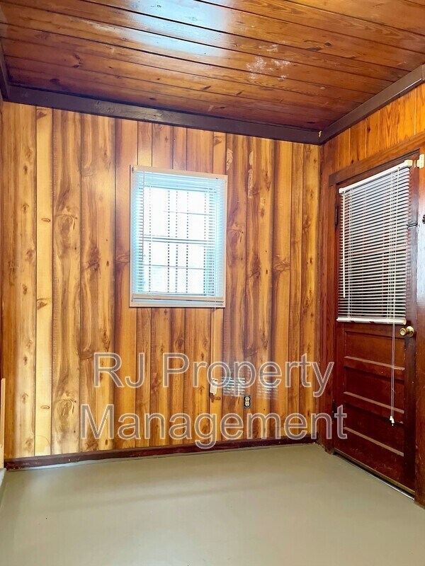 Building Photo - 3268 E Rosita Cir