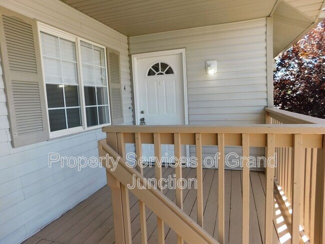Building Photo - 1107 E Carolina Ave