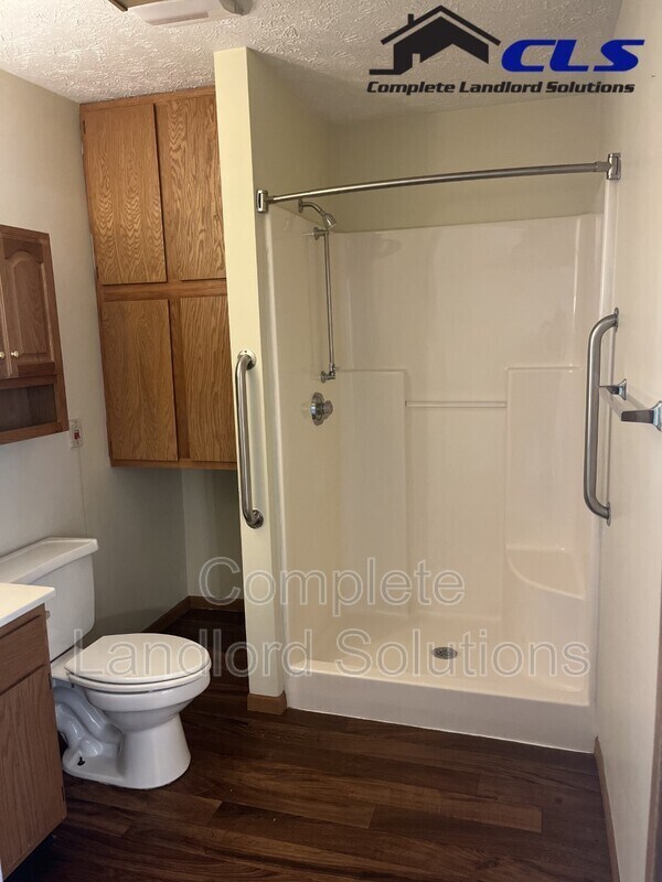 Building Photo - 550 College Ave