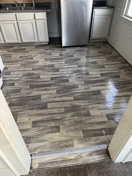 Building Photo - 11907 Continental Ave