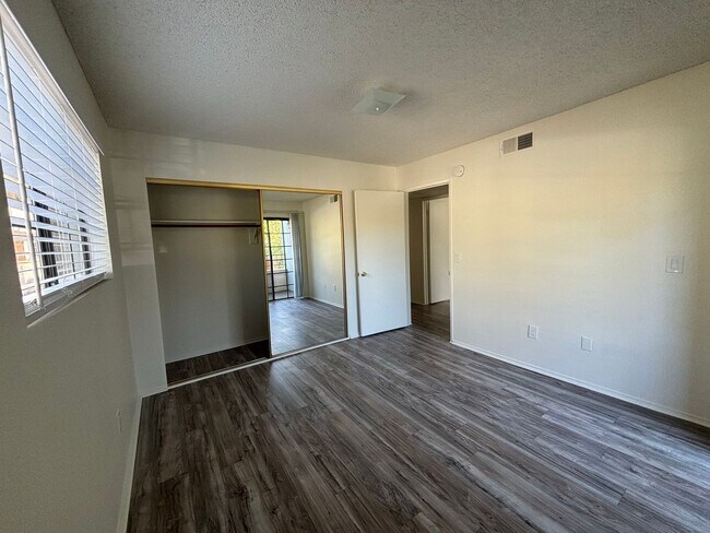 Interior Photo - 1232 Orange Grove Ave