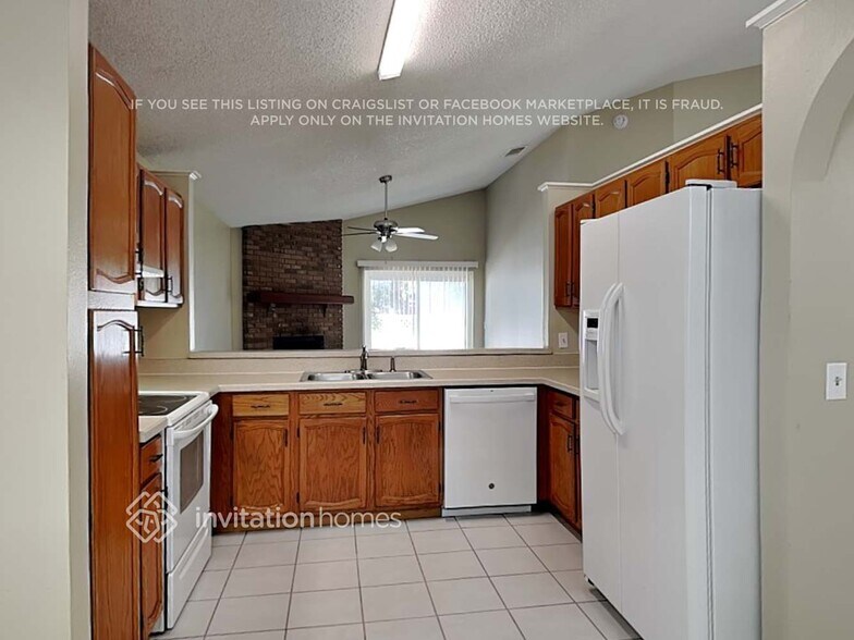 Building Photo - 1369 Tindaro Dr