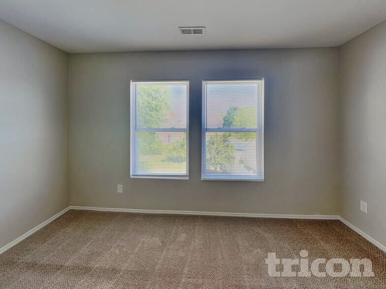Building Photo - 1716 Hollybrook Ave