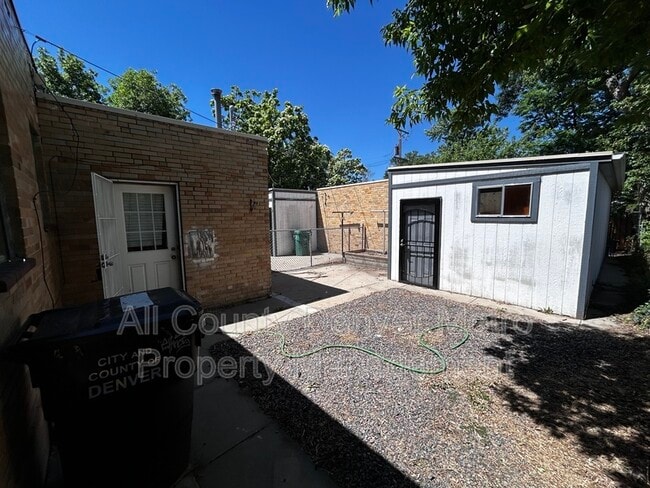 Building Photo - 2111 S Emerson St