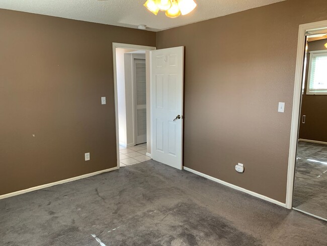 Building Photo - 3 BEDROOM, 2 BATHROOM, SINGLE FAMILY HOME ...