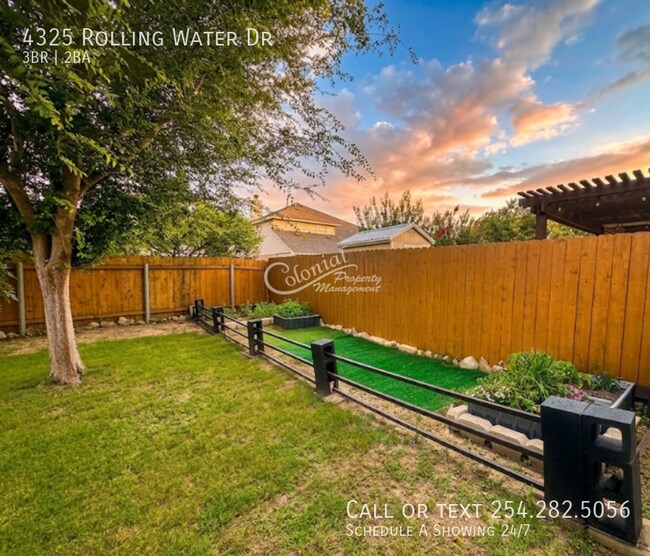 Building Photo - 4325 Rolling Water Dr