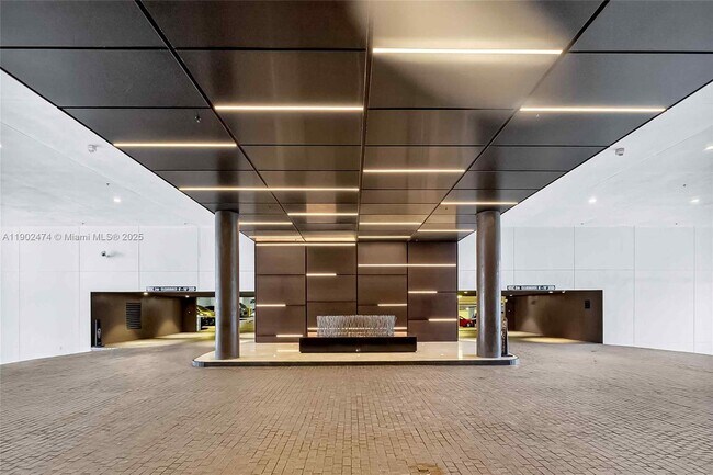 Building Photo - 480 NE 31st St