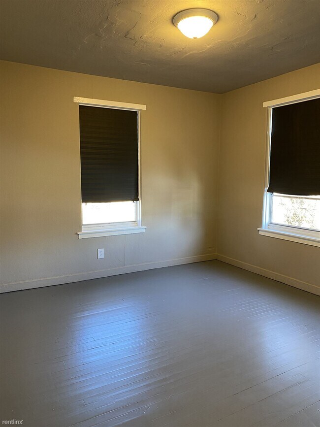 Building Photo - 2 br, 1 bath Duplex - 1231 Estelle Street