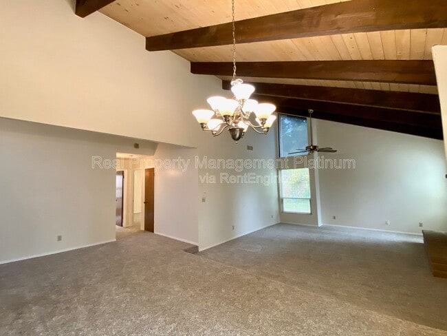 Building Photo - 6141 N West Ave