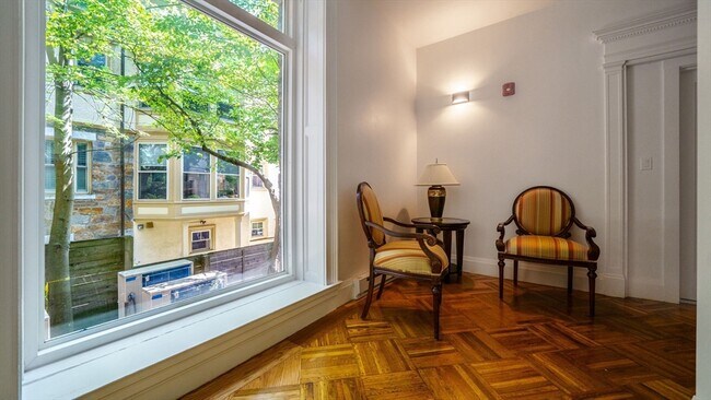 Building Photo - 21 Regent Cir