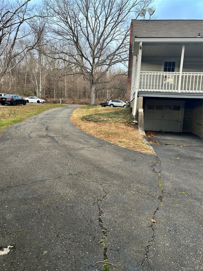 Building Photo - 853 Little Britain Rd