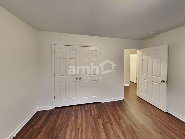 Building Photo - 710 Norwood Ct