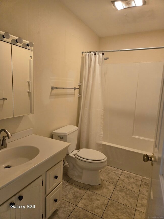 Building Photo - 7 Brantwood Dr