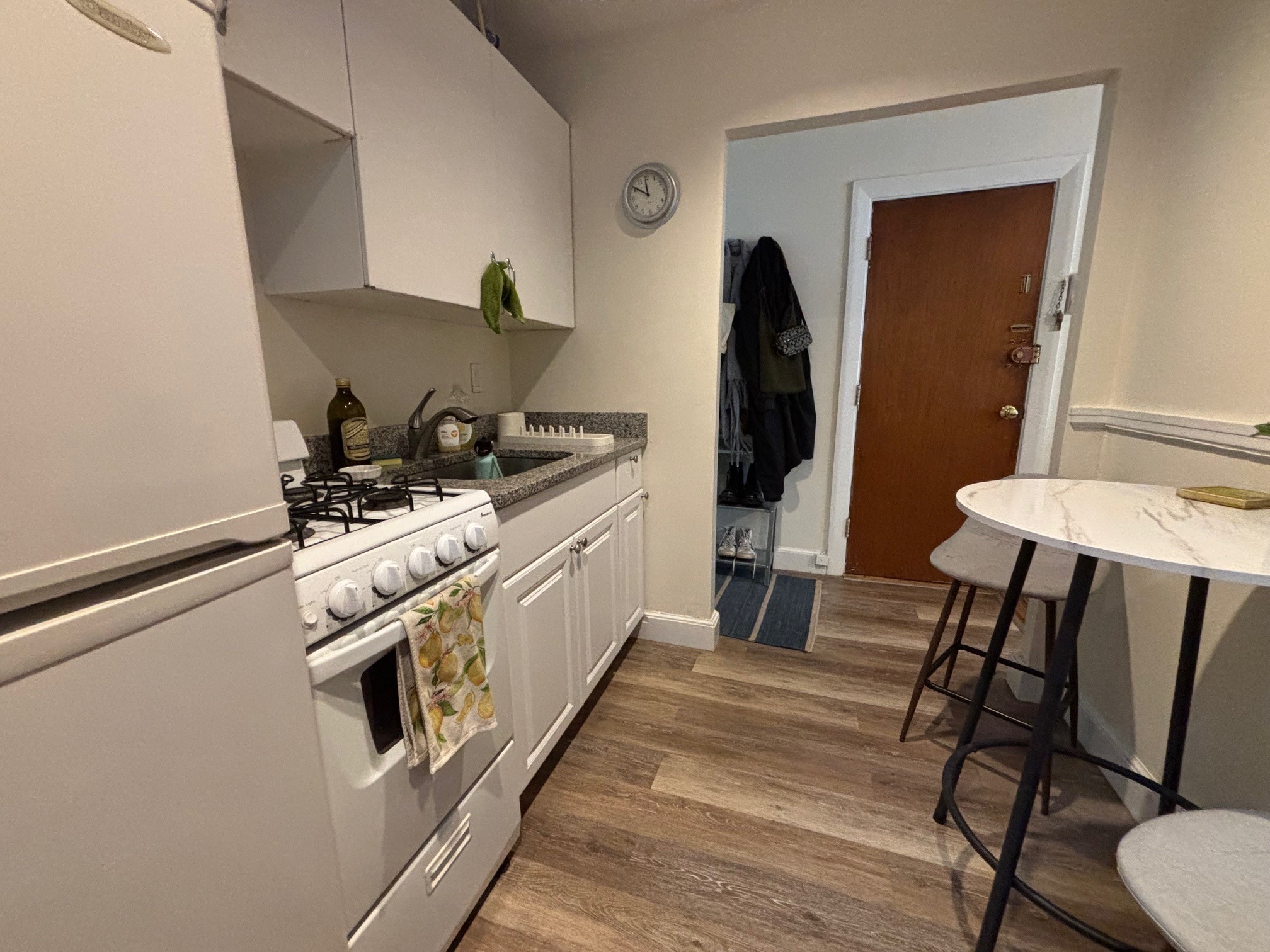 Building Photo - 28 Myrtle St